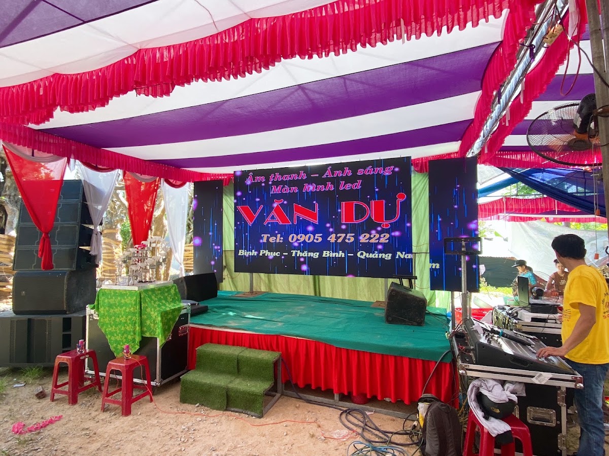 Âm thanh ánh sáng Công Trà