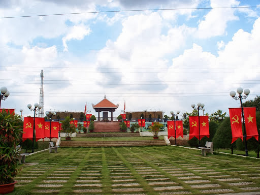 Đài tưởng niệm Chiến khu An Phú Đông