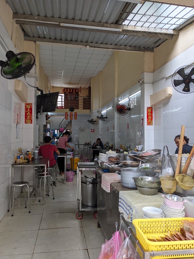 Hủ tiếu giò heo