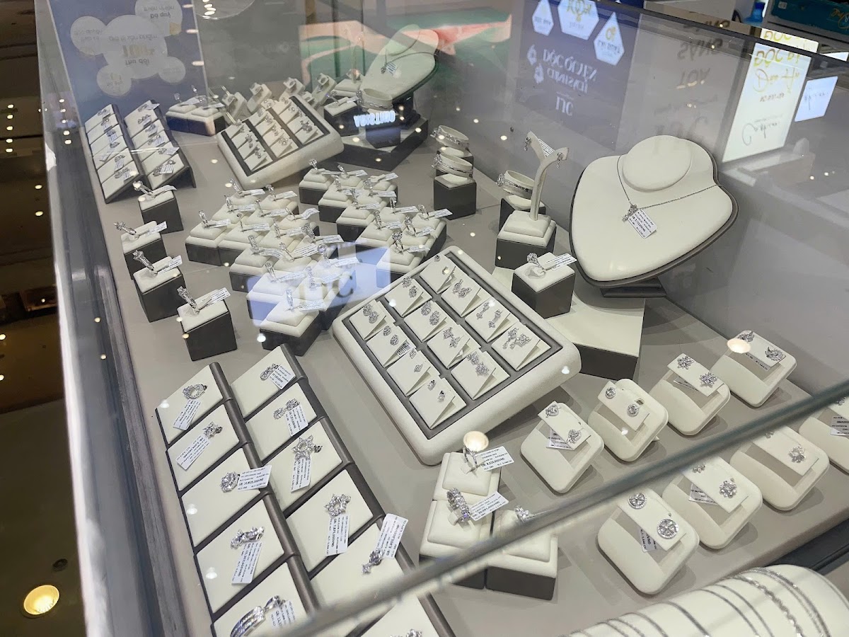 Showroom Trang sức đá quý INFINITY - IJC VINCOM BIÊN HOÀ