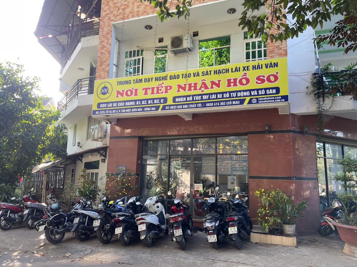 Trung Tâm Dạy Nghề và Đào Tạo Sát Hạch Lái Xe Hải Vân - Thầy Tứ - Cô Mai.