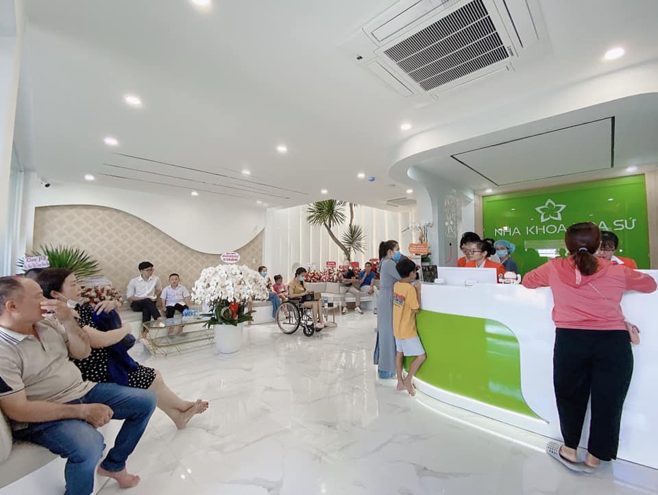 Nha Khoa Hoa Sứ 30/4
