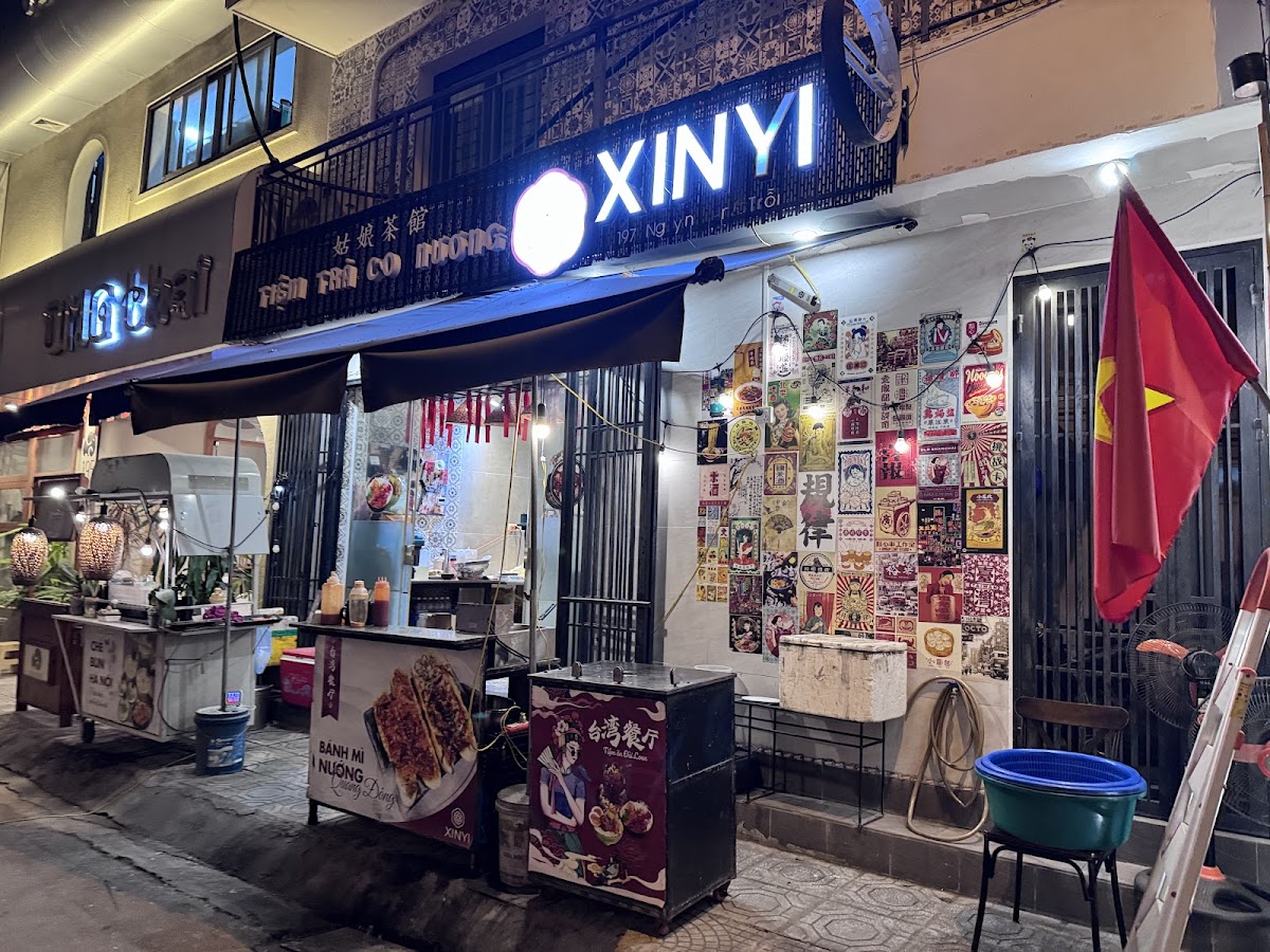 Xinyi