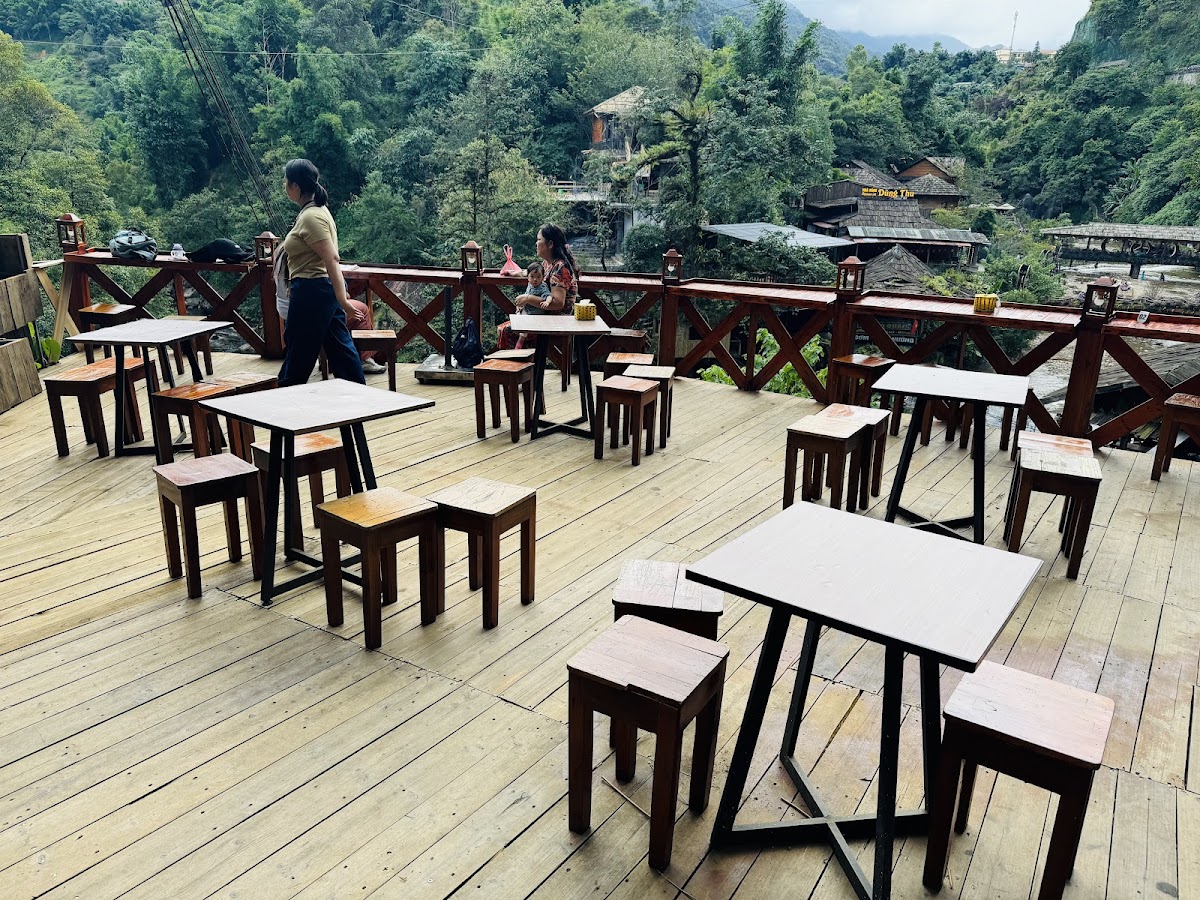 Hoa Cua Nui Restaurant & Coffee