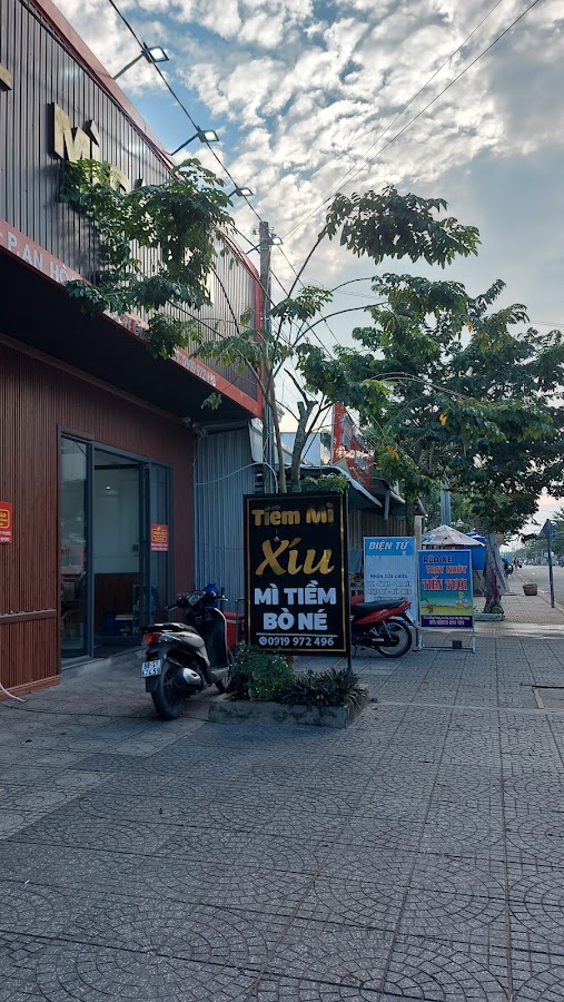 Cửa hàng mì gà tiềm & bò né Xíu