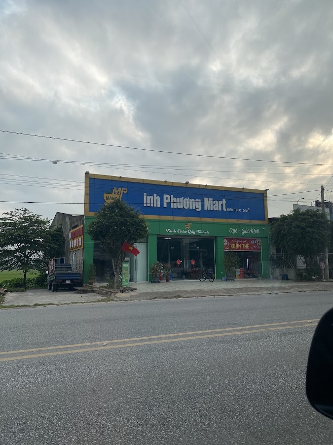 Viet Hung Mart