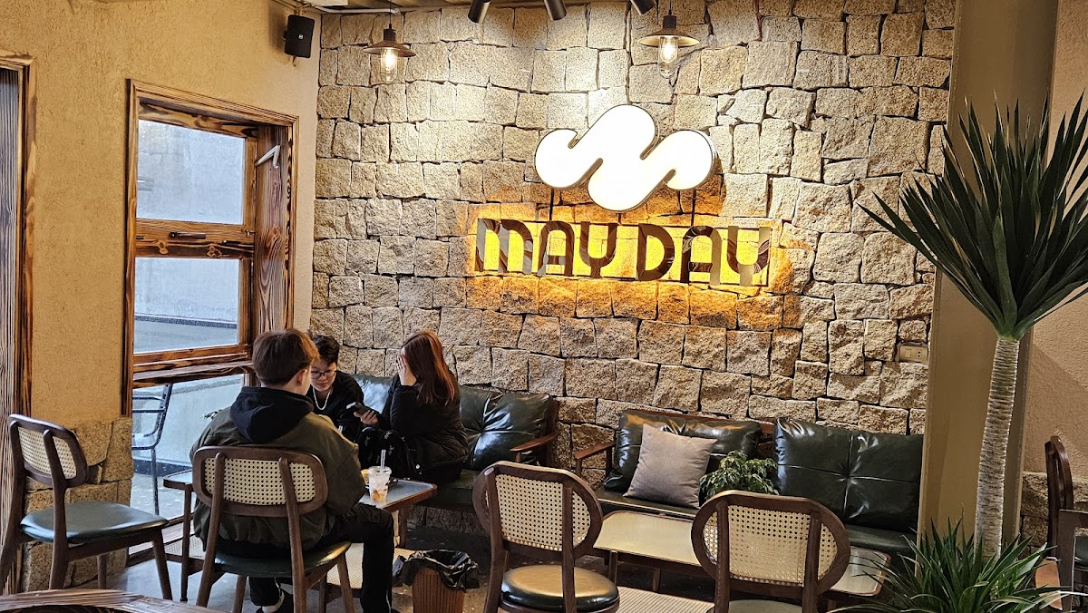 MAY DAY - Coffee & Tea