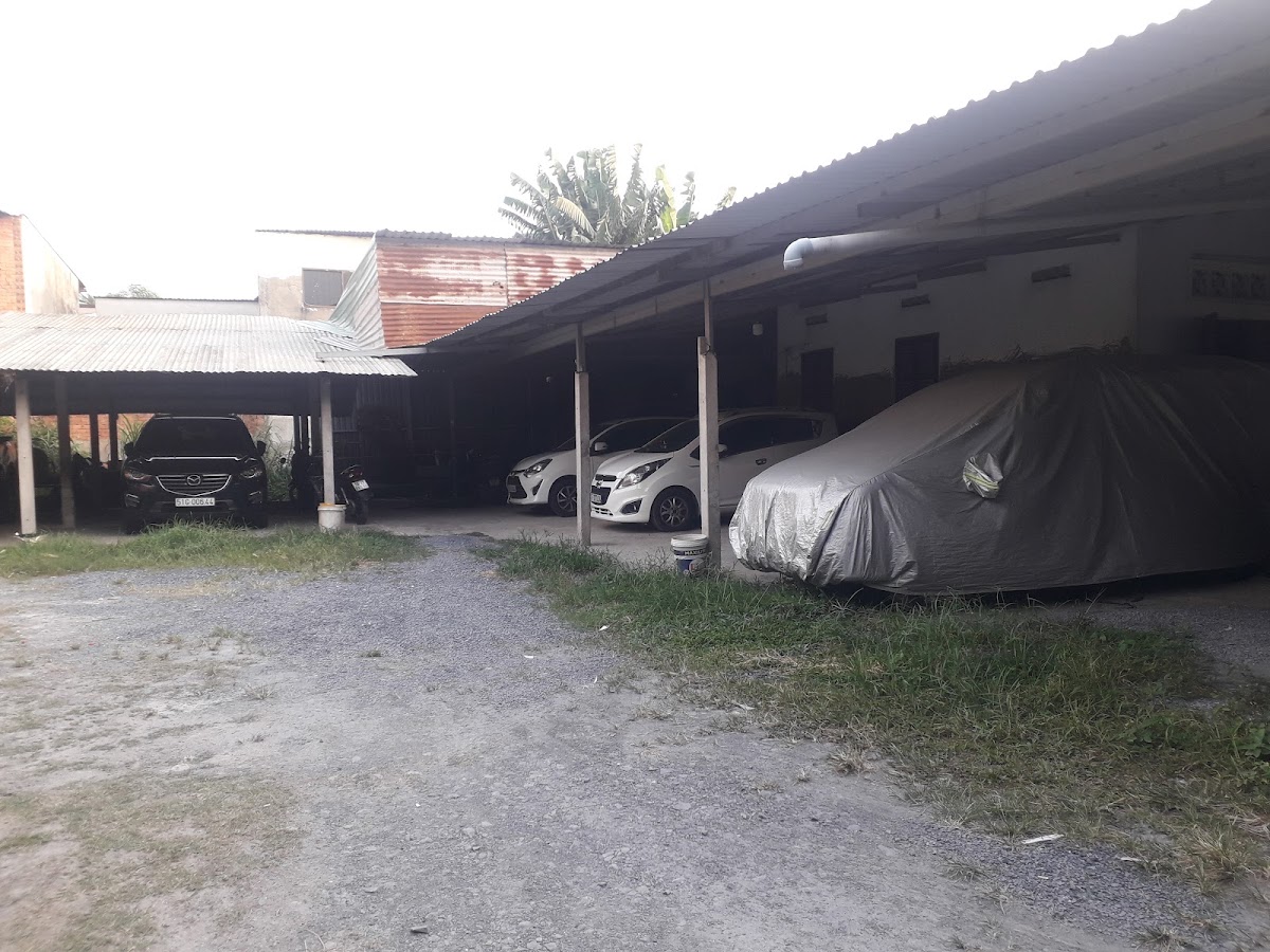 Bãi giữ xe ô tô HUỆ MINH