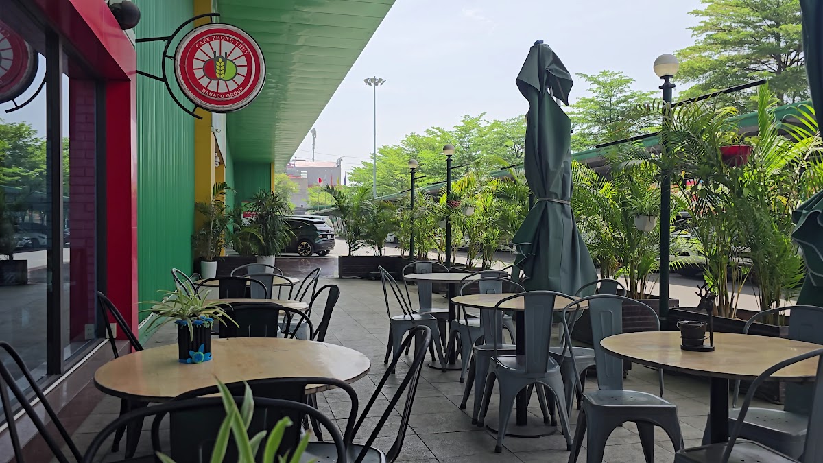 Highland Coffee Golden Park