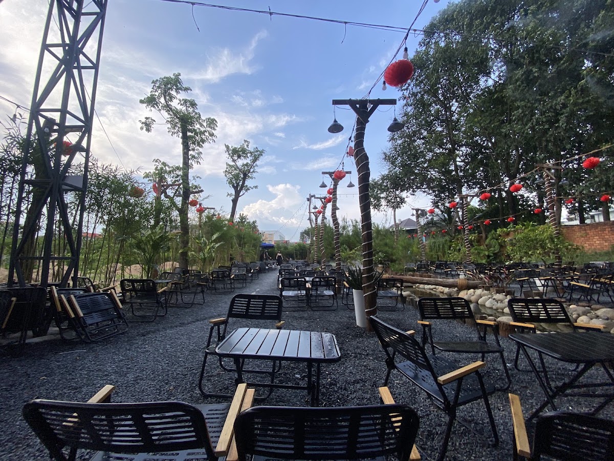 Cafe TH Bistro Quảng Tiến (CN2)