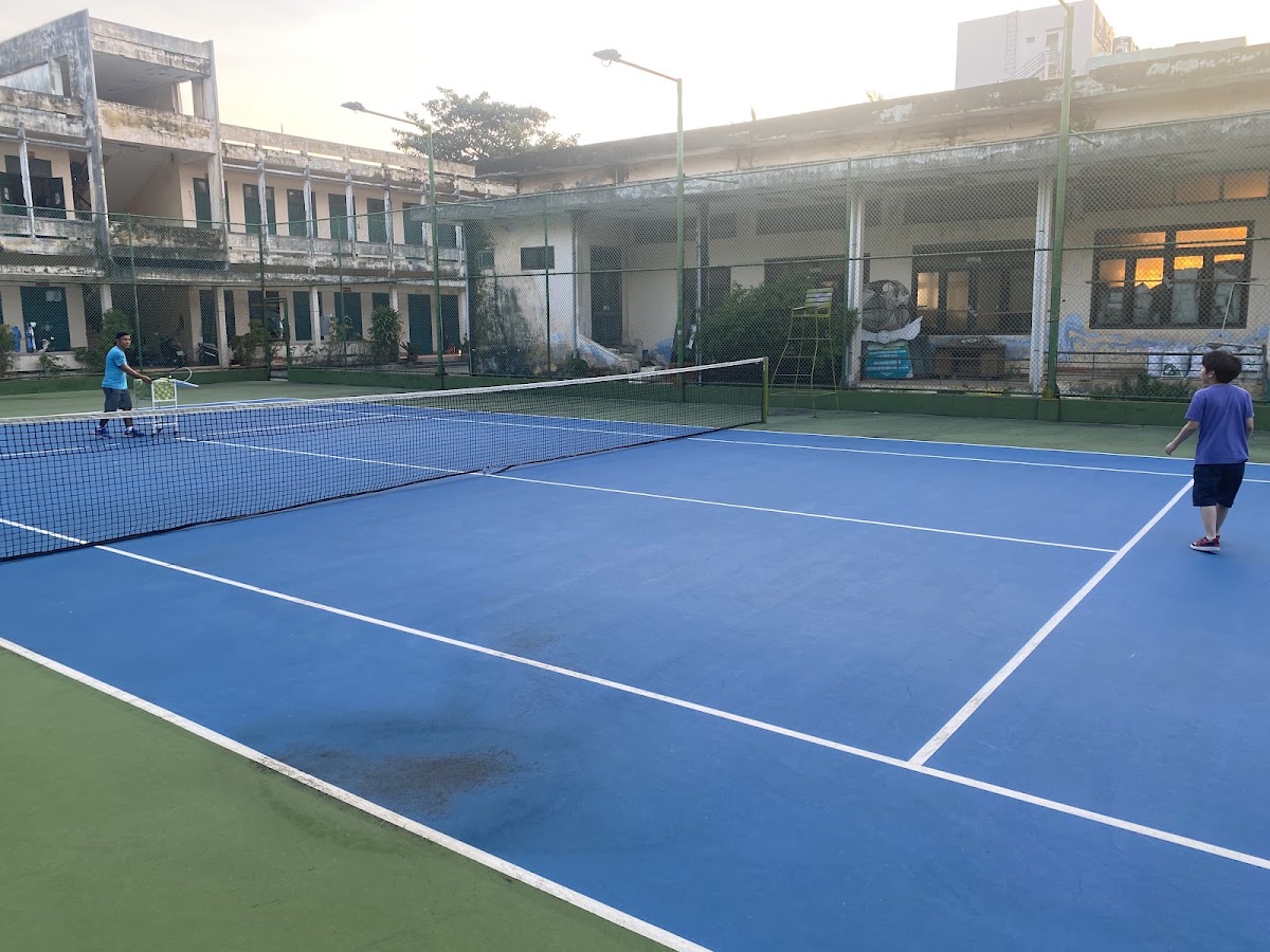 Tennis Coach for Foreigners by Sinh
