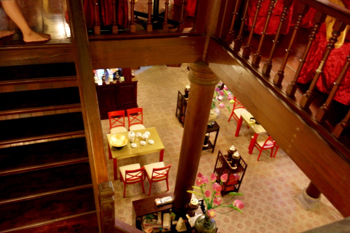 Lầu Tứ Phương Vô Sự