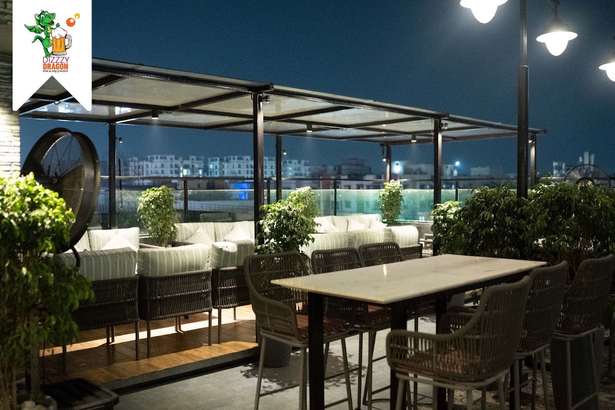 Dizzzy Dragon Gastro Pub & Sky Garden - Best Pub & Nightclub in Newtown | Rooftop Bar in Newtown