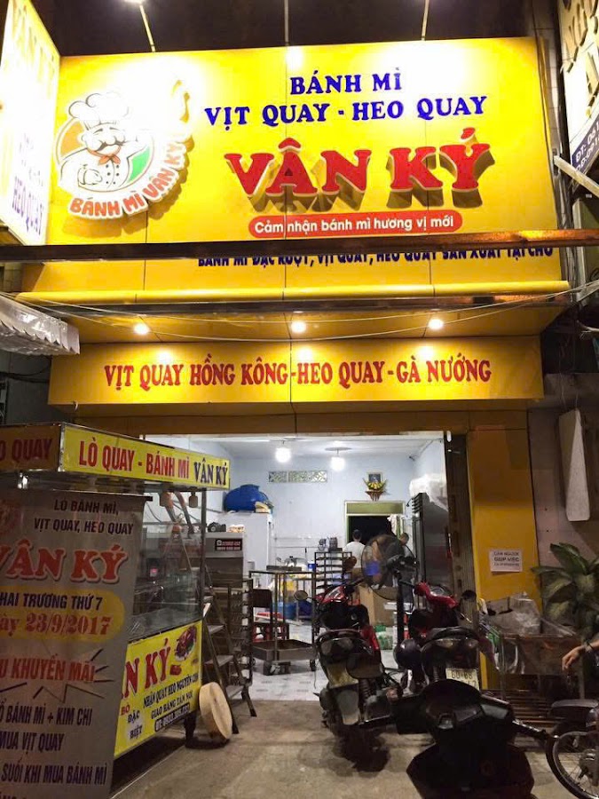 Vịt Quay - Bánh Mì Vân Ký