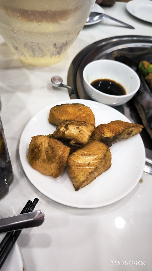 Nhà Hàng Chen Trần