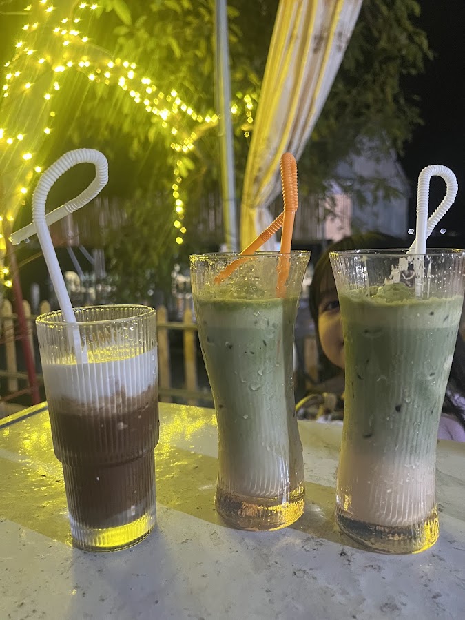 Quán gió mạnh mai (trà sữa ,bia hơi)