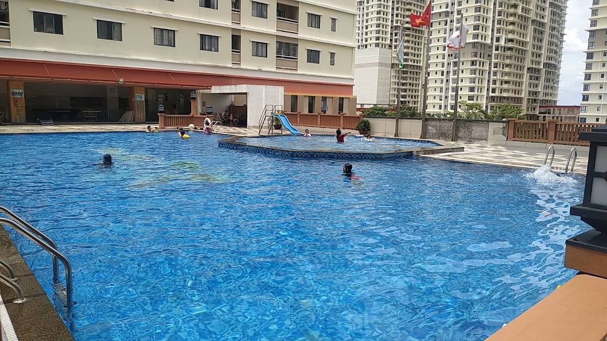 Đức Khải Era Town swimming pool B