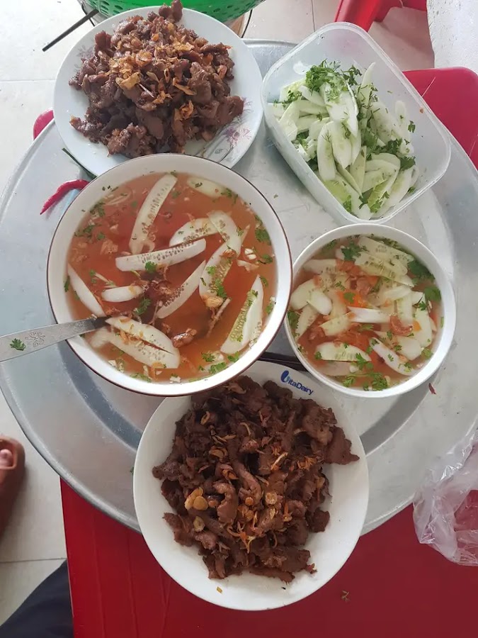 Ăn sáng Hà Linh