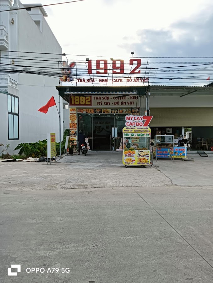 Mỳ cay-Trà sữa 1992