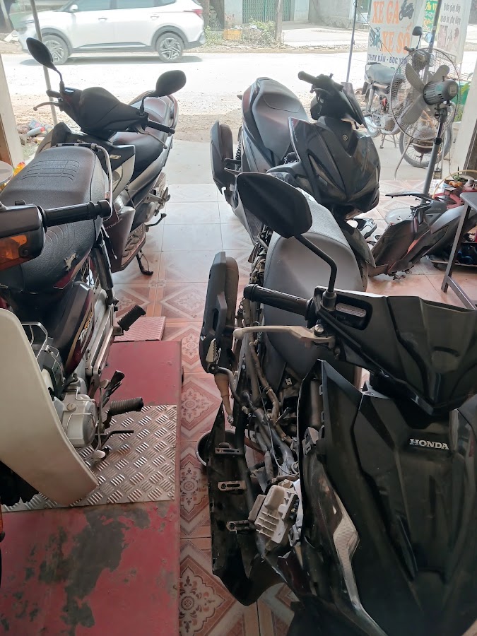Quán sửa xe máy Chuyền Lan