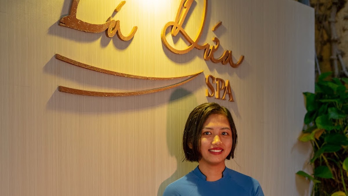 Lá Dứa Spa & Nails (판단잎 마사지) (Pandan Leaf Spa)