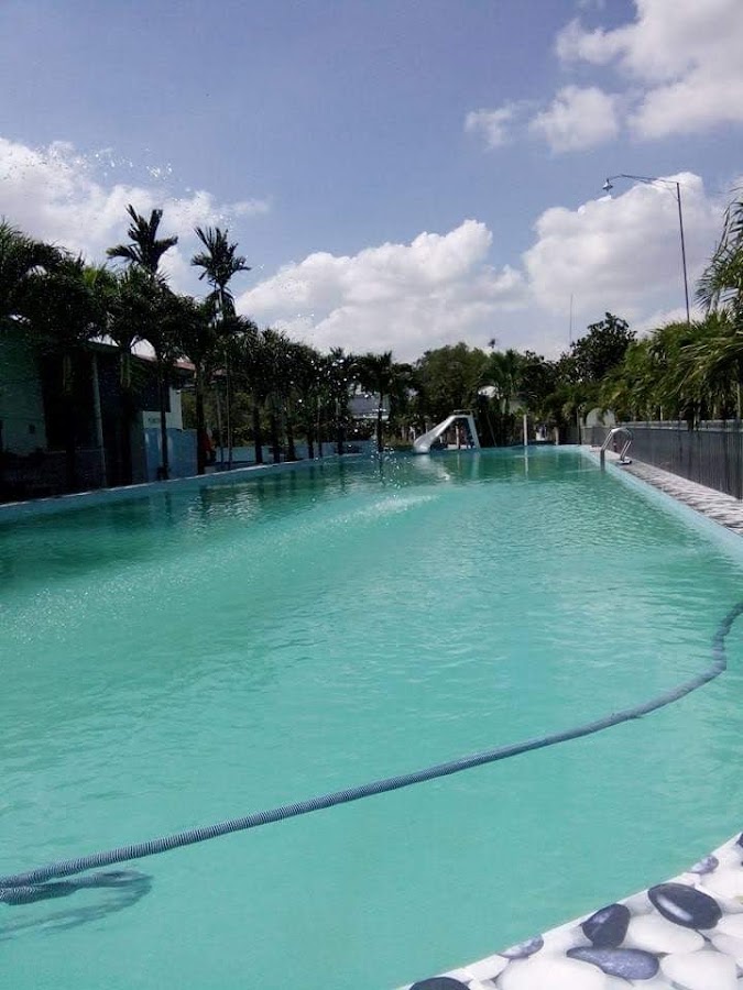 Hồ Bơi Tường Lam