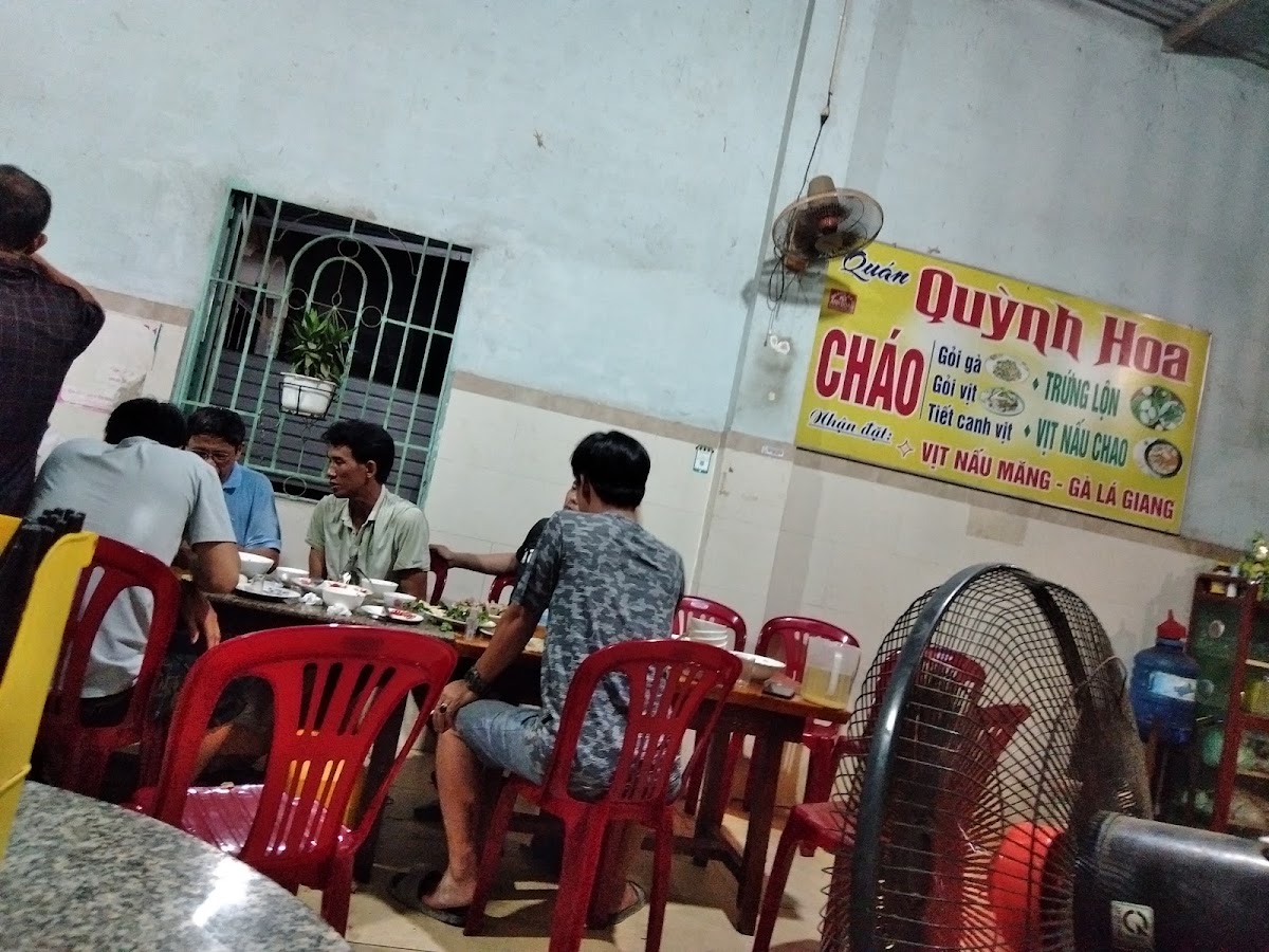 Quán Quỳnh Hoa