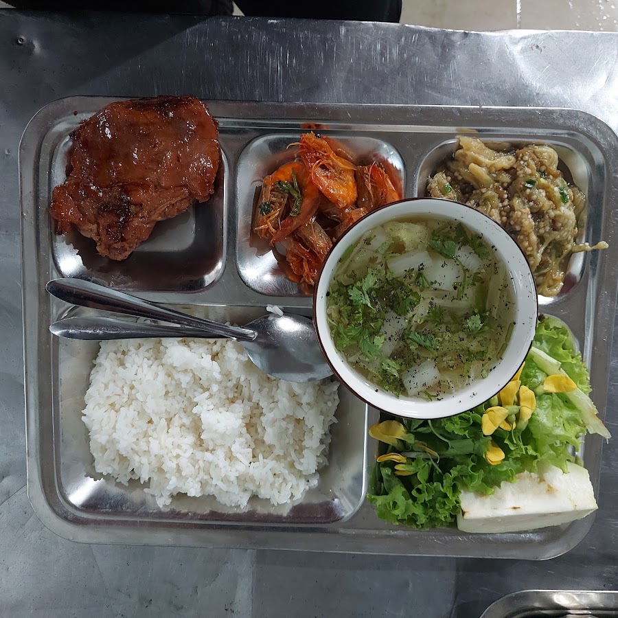 Suất ăn công nghiệp tám Phương