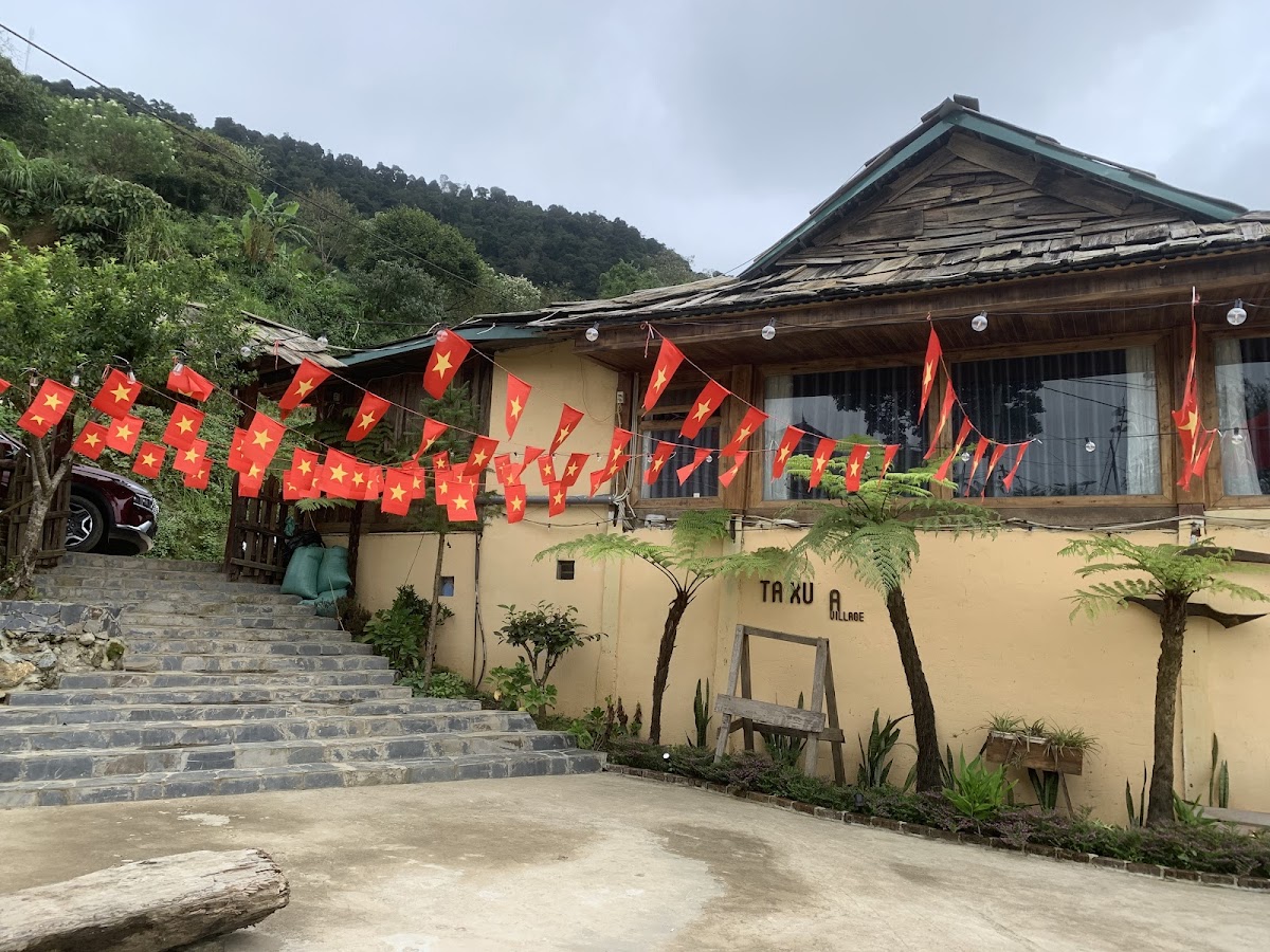 Tà Xùa Village