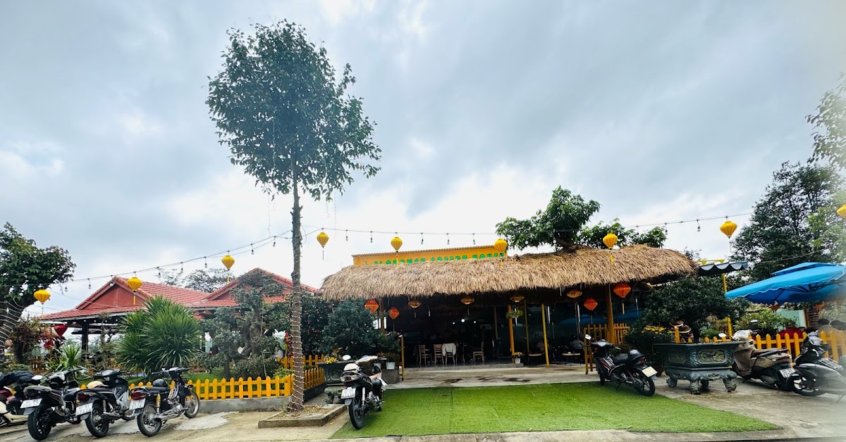 Cafe Ngôi Nhà Màu Vàng