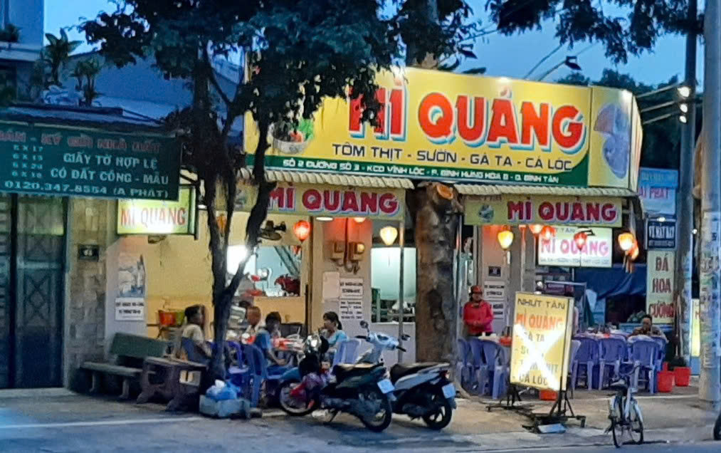Mì Quảng Nhựt Tân