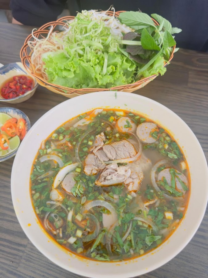 Bún Bò Cô Mai