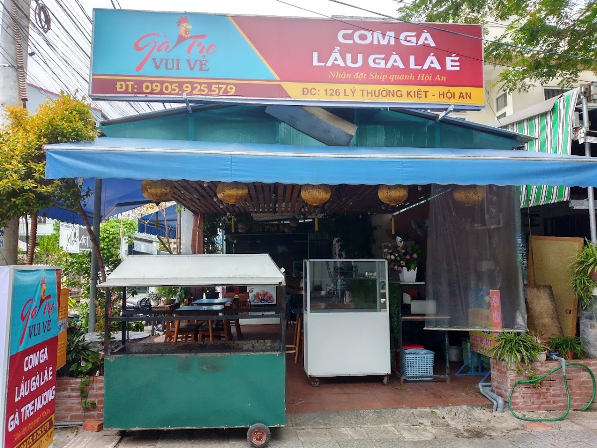 Gà tre vui vẻ - Cơm gà, lẫu gà lá é, gà nướng