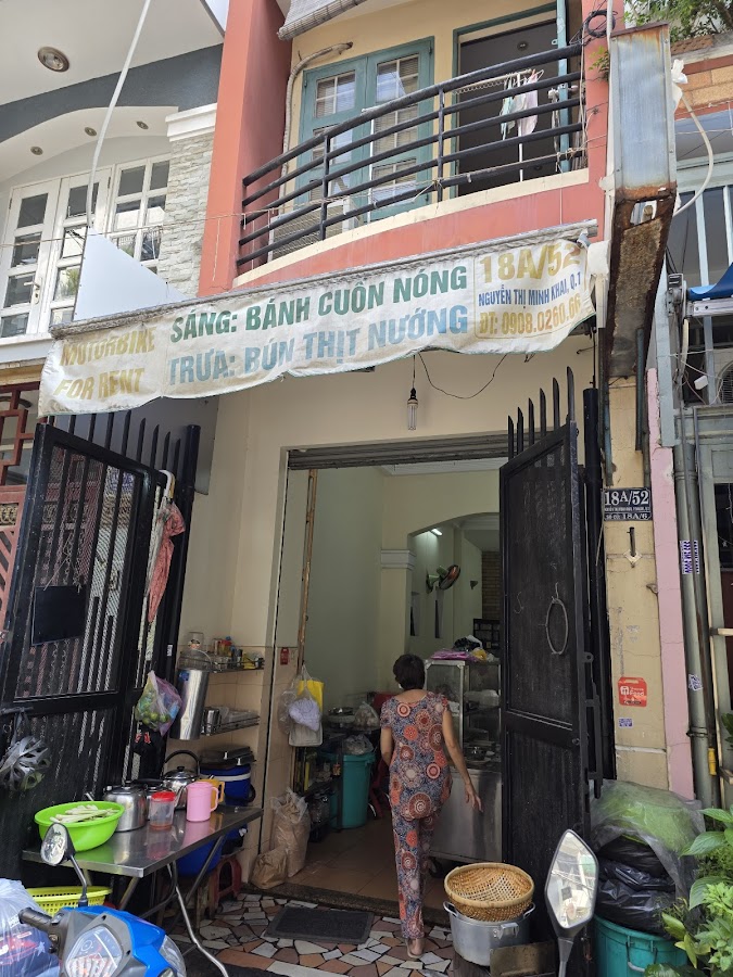 Bún thịt nướng - bánh cuốn nóng