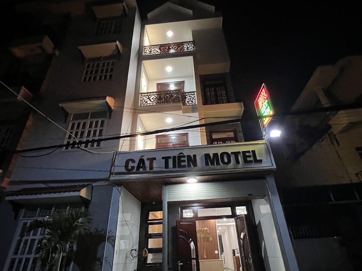 Cát Tiên Motel