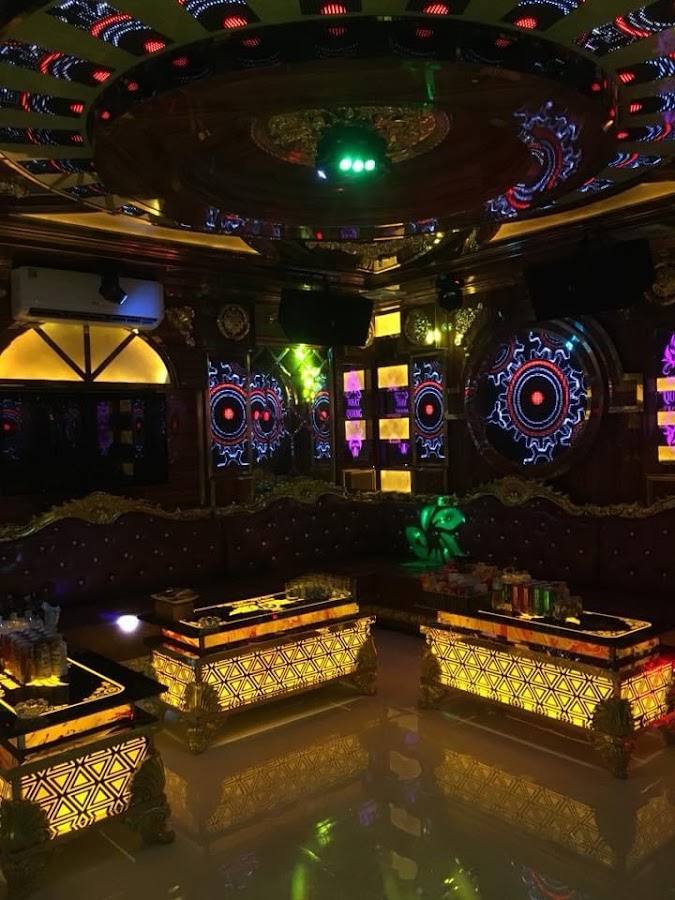 Karaoke Quốc Việt