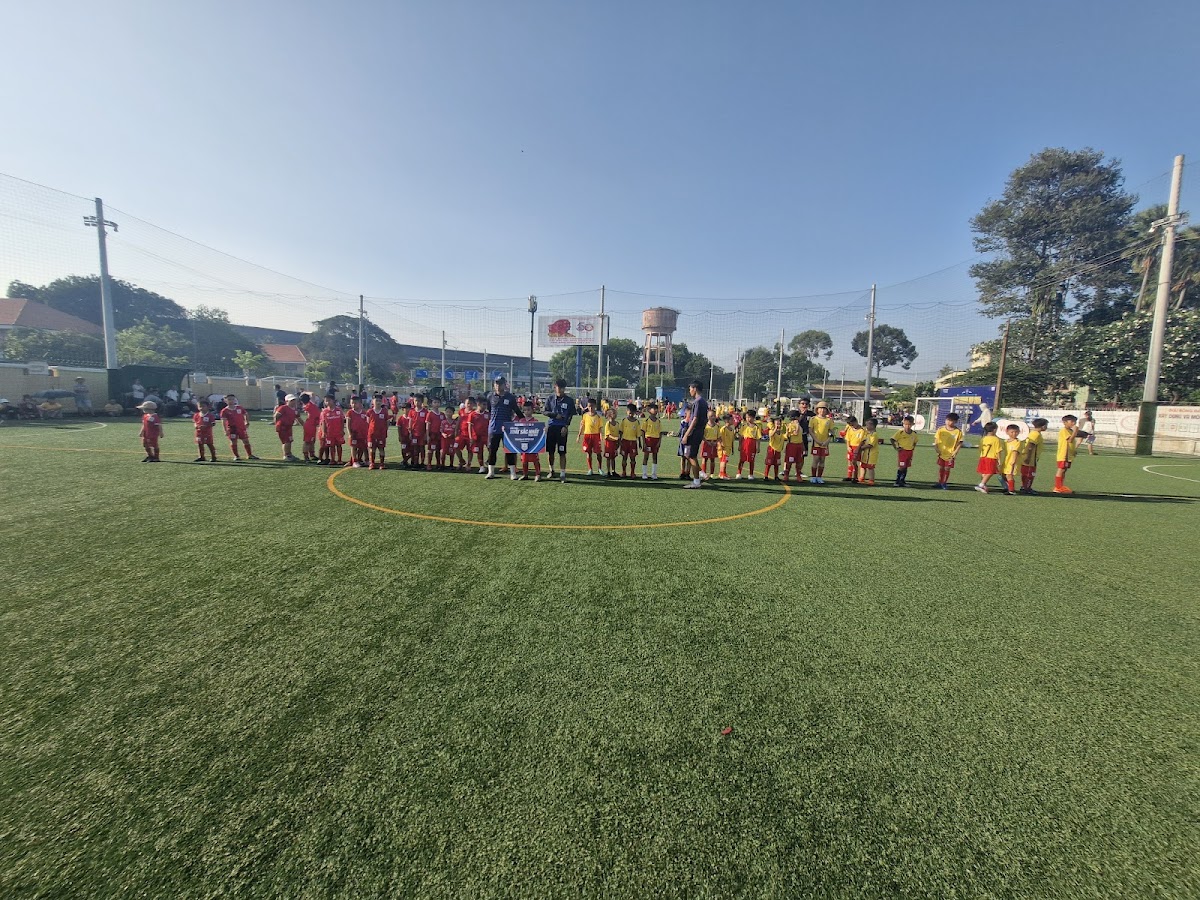 Sân Bóng Vạn Xuân - CLB Hoàng Sport