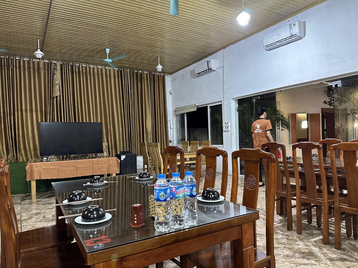 Nhà Hàng Vân Golf