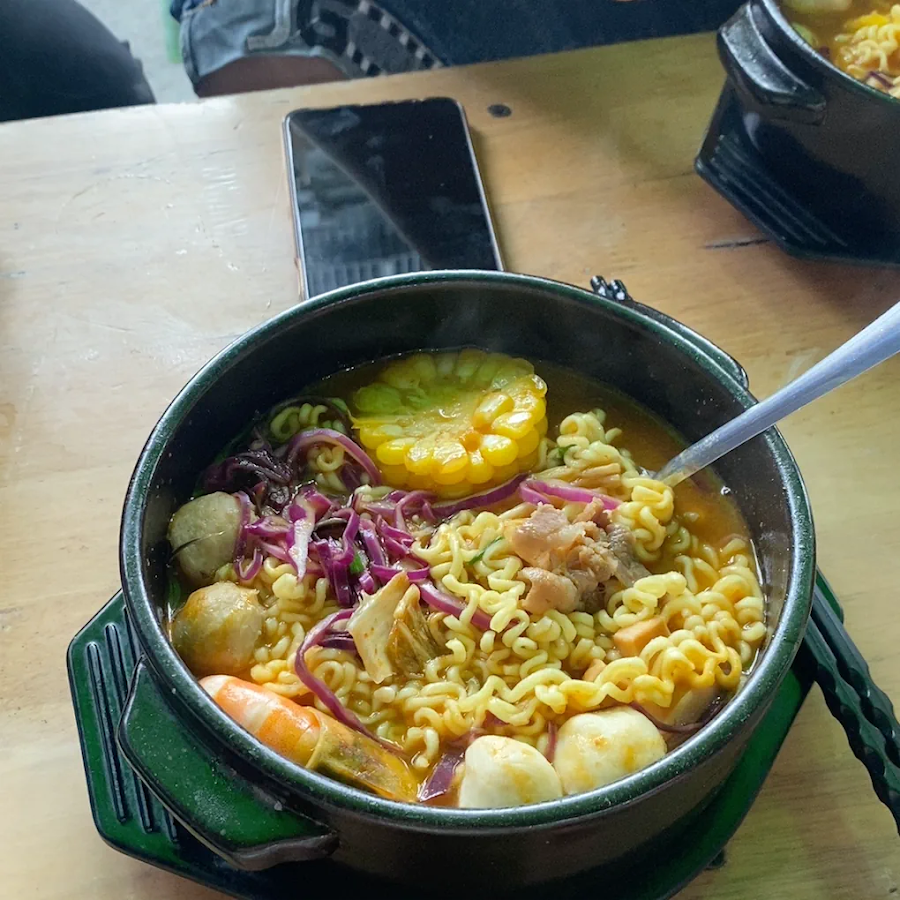 Trà sữa, Mì Cay Gác