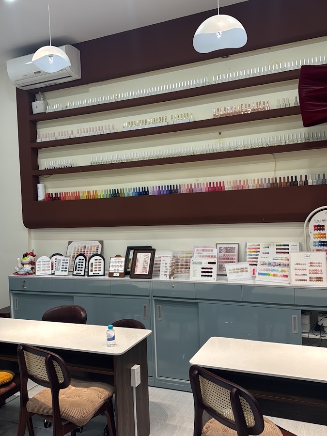NHI NAIL MEEE CN TRẢNG DÀI