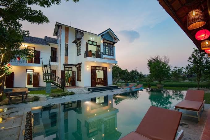 The Moon River Homestay & Villa