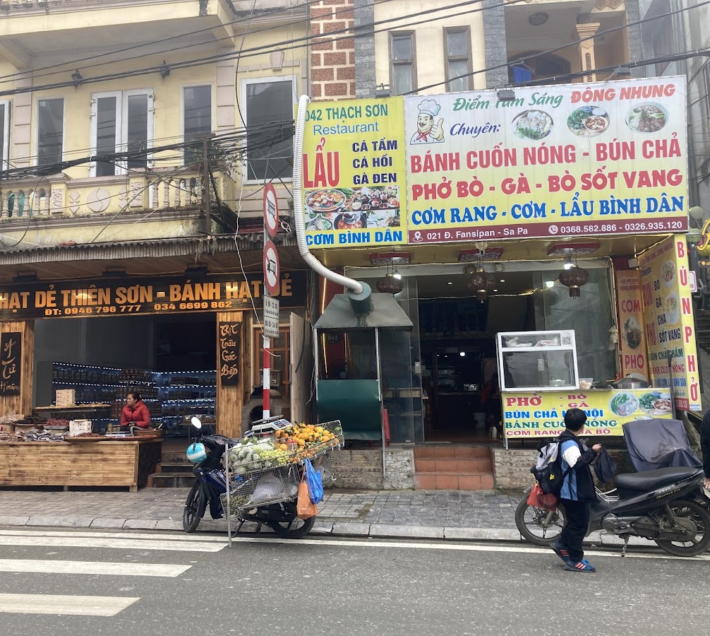 BÁNH CUỐN NÓNG - BÚN CHẢ Đông Nhung