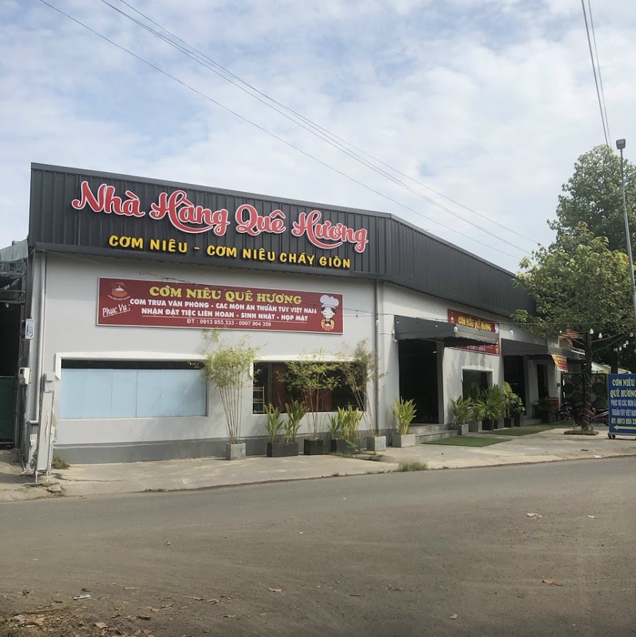 Cơm Niêu Quê Hương