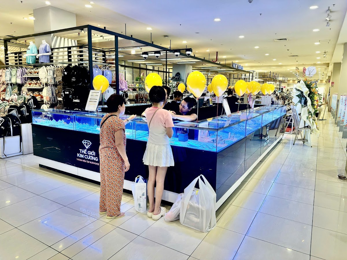 Thế Giới Kim Cương AEON Long Biên