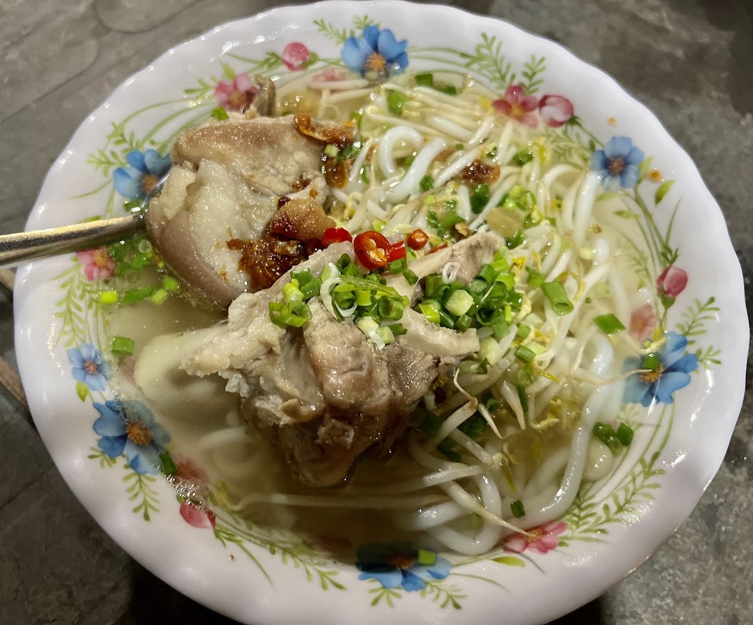 Bánh canh Cô Tuyết