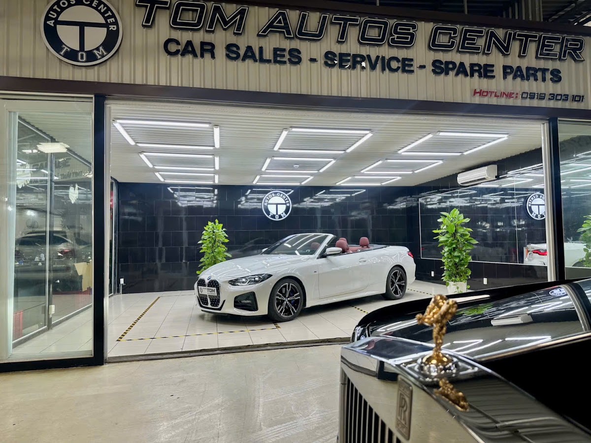 Salon ô tô Tom Autos Center