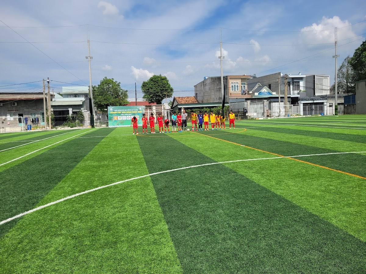 Sân bóng Ngọc Ánh