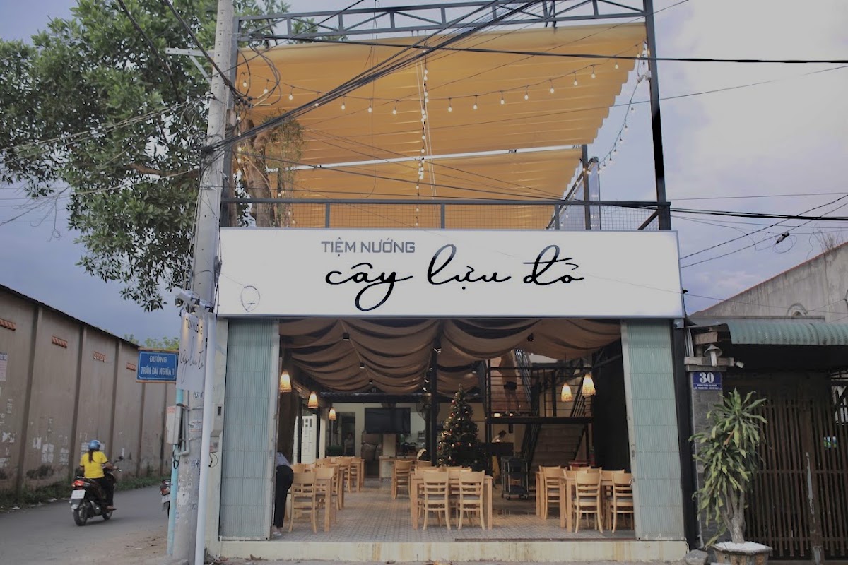 Tiệm Nướng Cây Lựu Đỏ
