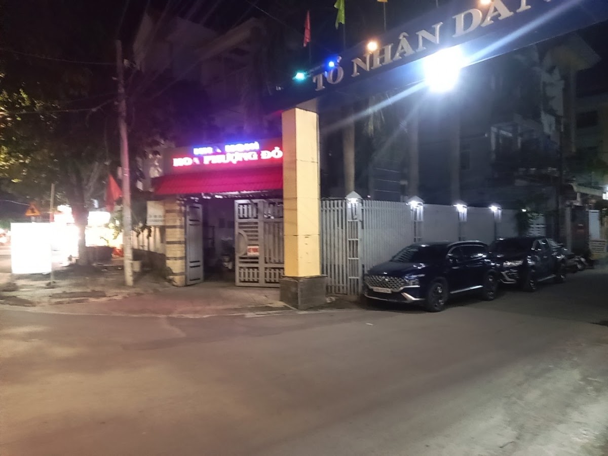 Nhà Nghỉ Hoa Phượng Đỏ