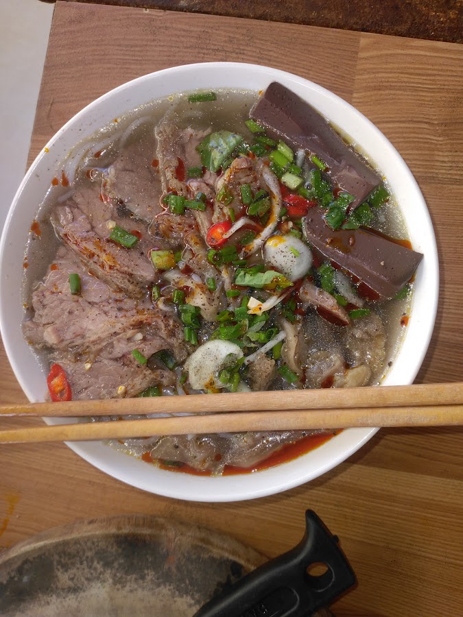 Quán ăn sáng cô Lan_Bún& Mỳ Quảng